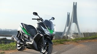 Essai Kawasaki J300 ABS 2014  Du fun pour les commuters [upl. by Assirehs]